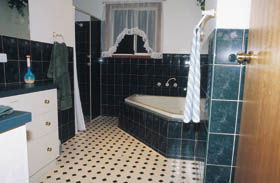 Villa Grenache Bed & Breakfast - Lightning Ridge Tourism 0