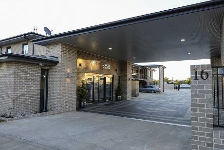 Aastro Dish Motor Inn - Lightning Ridge Tourism 2