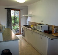 Adrienne's Place on the Hill - Lightning Ridge Tourism
