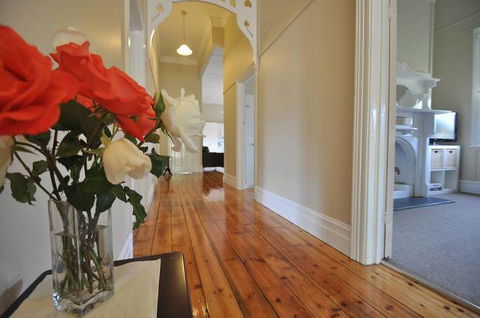 Ain Garth Self Catering Accommodation - Lightning Ridge Tourism 3