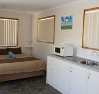 Ardrossan Caravan Park - Lightning Ridge Tourism