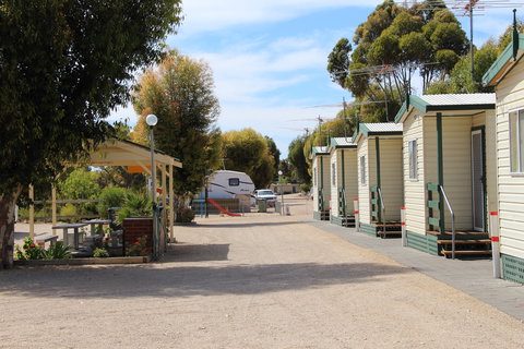 Ardrossan Caravan Park - Lightning Ridge Tourism 4
