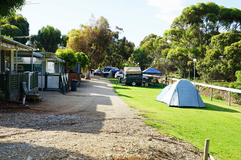 Ardrossan Caravan Park - Lightning Ridge Tourism 5