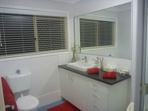 Auspitality Homestay - Lightning Ridge Tourism 2