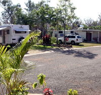 Batchelor Holiday Park - Lightning Ridge Tourism