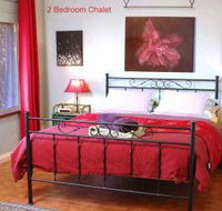 Bettenay's Lakeside Loft Spa Apartment - Lightning Ridge Tourism