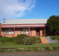 Bott's Beach Retreat - Lightning Ridge Tourism