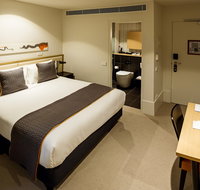 Brady Hotels Central Melbourne - Lightning Ridge Tourism
