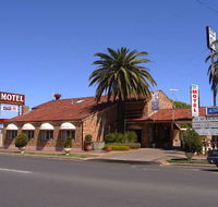 Burke  Wills Motor Inn - Lightning Ridge Tourism