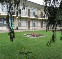 Capri Lodge Apartments - Lightning Ridge Tourism