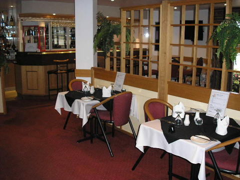 Centre Point Motor Inn - Lightning Ridge Tourism 3