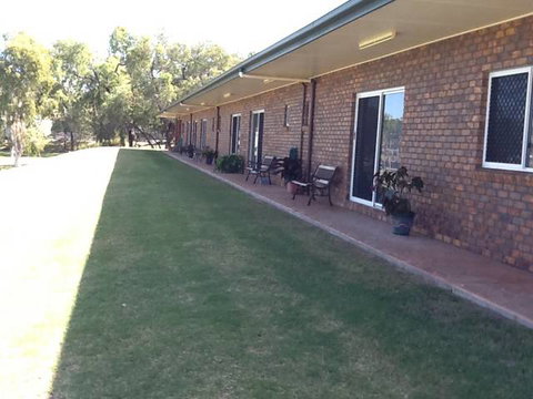 Charters Towers Heritage Lodge Motel - Lightning Ridge Tourism 1