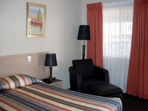 Cobar Central Motor Inn - Lightning Ridge Tourism 1