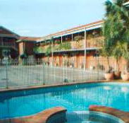 Courtyard Motor Inn - Lightning Ridge Tourism