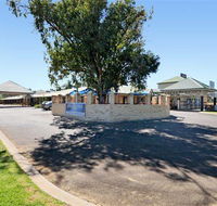 Drakesbrook Hotel - Lightning Ridge Tourism