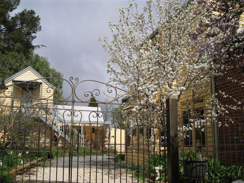 Fitzgeralds On Lyttleton - Lightning Ridge Tourism 2