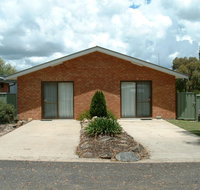 Fossicker Caravan Park - Lightning Ridge Tourism