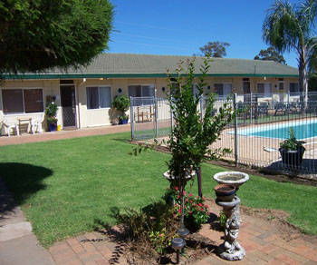 Gilgandra Lodge Motel - Lightning Ridge Tourism 1