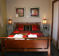 Golden Embers Apartments and B  B - Lightning Ridge Tourism