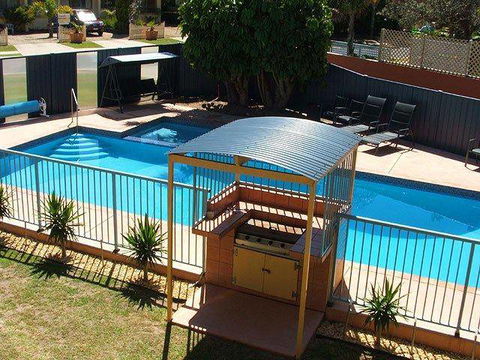 Grandeur Holiday Units - Lightning Ridge Tourism 0