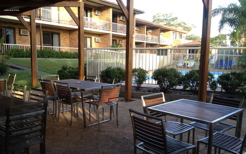 Hawks Nest Motel - Lightning Ridge Tourism 2