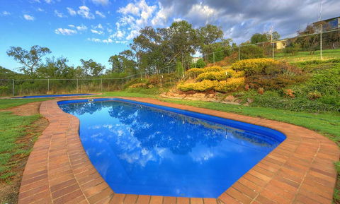 Inland Waters Holiday Park Mookerawa Waters - Lightning Ridge Tourism 3