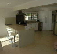Joylaine Beach House - Lightning Ridge Tourism