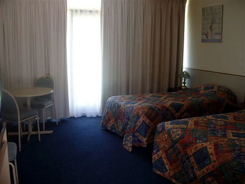 Kempsey Motor Inn - Lightning Ridge Tourism 1