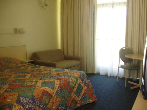 Kempsey Motor Inn - Lightning Ridge Tourism 3