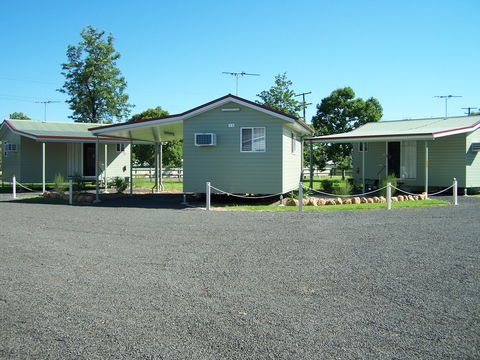 Mitchell Motel - Lightning Ridge Tourism 2