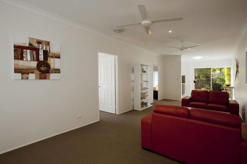 Mt Coolum Retreat 'A Bed & Breakfast' - Lightning Ridge Tourism 2