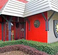 New England Motor Lodge - Lightning Ridge Tourism