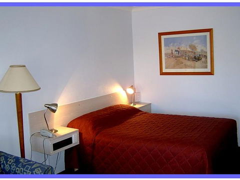 NOAH'S Mid City Motor Inn - Lightning Ridge Tourism 2