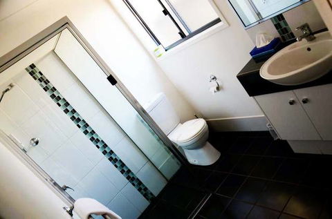 Oakey Motor Inn - Lightning Ridge Tourism 2