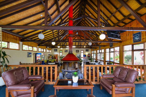Pacific Palms Resort - Lightning Ridge Tourism 0