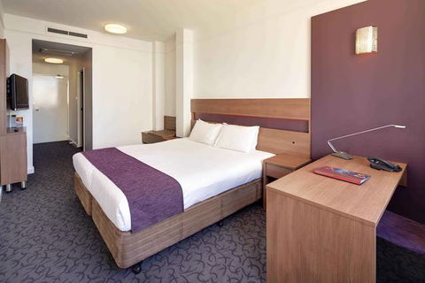Quality Hotel Ambassador Perth - Lightning Ridge Tourism 3