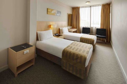 Quality Hotel Ambassador Perth - Lightning Ridge Tourism 9