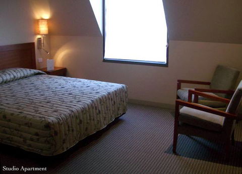 Quality Hotel Batman's Hill On Collins - Lightning Ridge Tourism 5