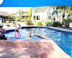 Yarraby Holiday Park - Aspen Parks - Lightning Ridge Tourism 4
