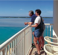 Riviere On Golden Beach - Lightning Ridge Tourism