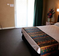 Rose  Crown Lodge - Lightning Ridge Tourism