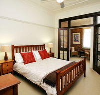The Bank Guesthouse - Lightning Ridge Tourism