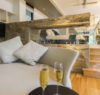 The Feathered Nest - Luxury Wildlife Retreat - Lightning Ridge Tourism