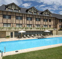 The Hills Lodge Hotel  Spa - Lightning Ridge Tourism