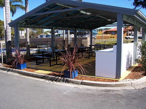 Tuncurry Beach Motel - Lightning Ridge Tourism 4