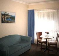 Victoria Lodge Motor Inn  Serviced Apartments - Lightning Ridge Tourism