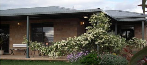 Welcome Cottage Executive Serviced Accommodation - Lightning Ridge Tourism 2
