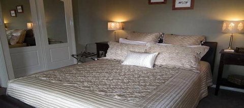 Welcome Cottage Executive Serviced Accommodation - Lightning Ridge Tourism 4