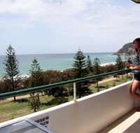 Wyuna Beachfront Holiday Apartments - Lightning Ridge Tourism
