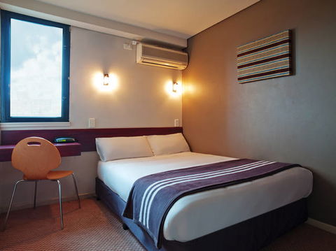 Y Hotel City South - Lightning Ridge Tourism 0